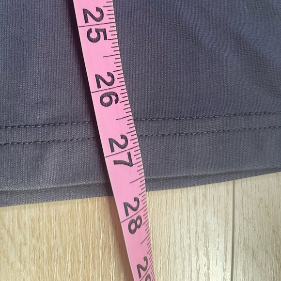 Travis Mathew The Crew Tee T-Shirt S Grey Pinstripe The Eco Collection 1MX382 - Picture 7 of 9